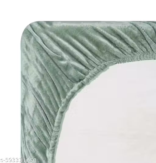 Woolen velvet Elastic Fitted Bedsheet With 2 Pillow Cover - Green